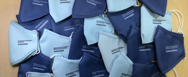Câmara de Guimarães distribui mais de 20 mil máscaras com o logótipo de cada agrupamento escolar