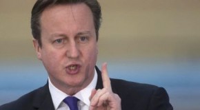 Primeiro-ministro Cameron insta empresas britânicas a aumentar salários